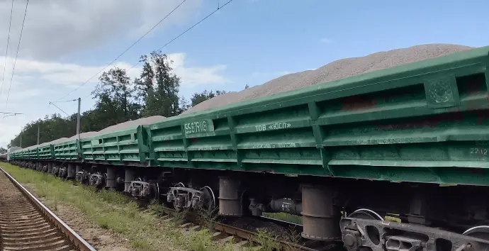 wagons loaded with crushed stone